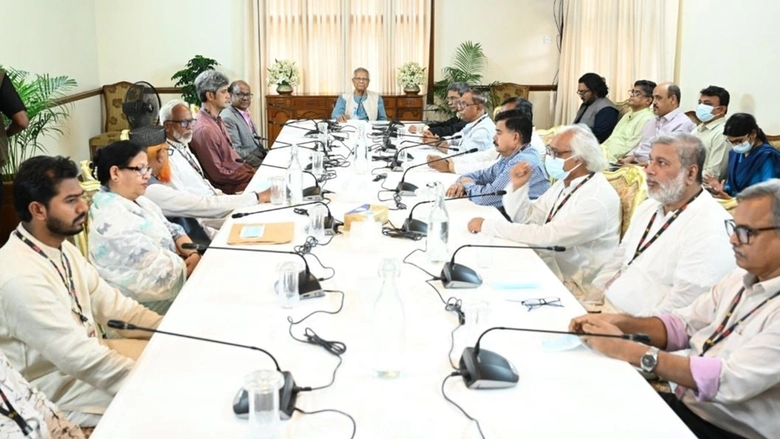 রাজনৈতিক দলগুলোর ঐক্য আরও দৃশ্যমান করা দরকার: প্রধান উপদেষ্টা