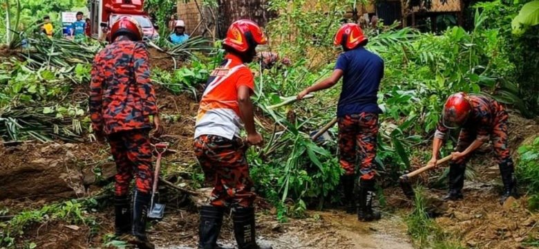 পাহাড় ধ্বস: সাজেকে আটকা পড়েছেন ৪ শতাধিক পর্যটক