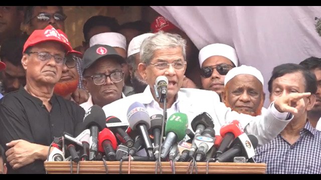 সরকারকে দ্রুত নির্বাচনের পথে যেতে বললেন ফখরুল